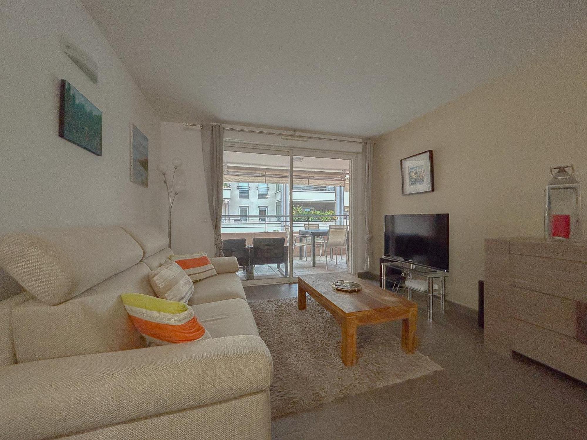 Appartement Centrale A 100 M Des Plages Rue De Provence Saint-Raphaël Eksteriør bilde