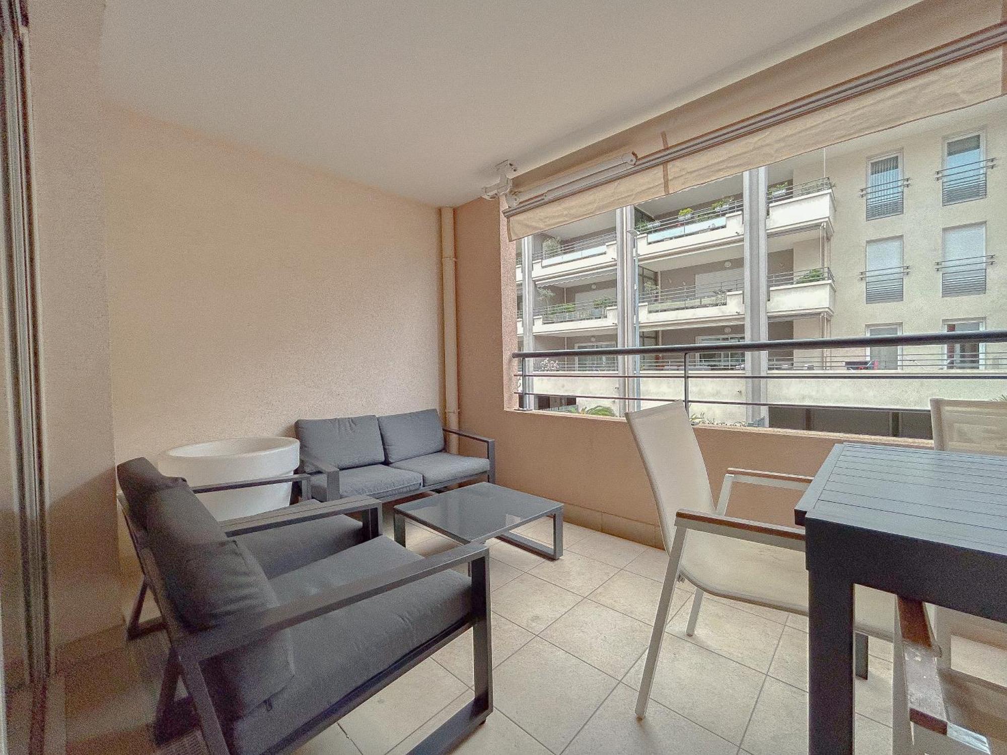Appartement Centrale A 100 M Des Plages Rue De Provence Saint-Raphaël Eksteriør bilde